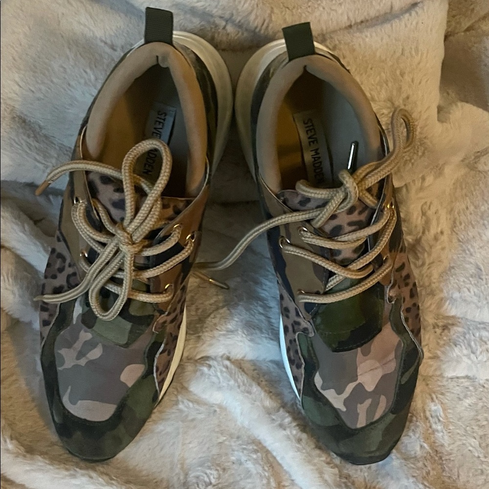 Steve Madden Sneakers